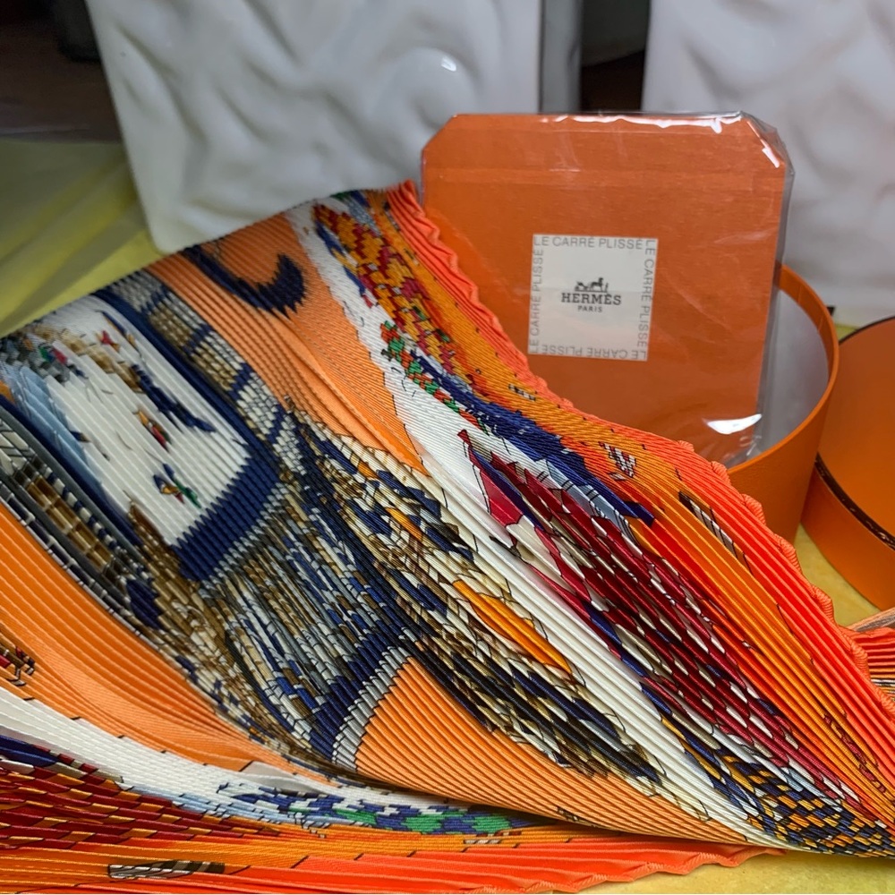 Hermès Multicolor Pleated Scarf